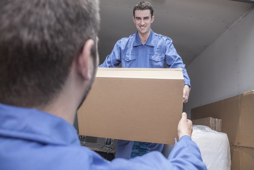 Professional packing services in Hadleywood for home and office moves