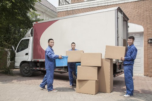 Professional house removals planning in Hadleywood