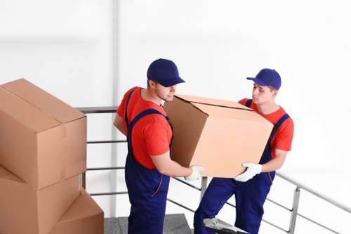 Student storage solutions in Hadleywood for boxes and luggage